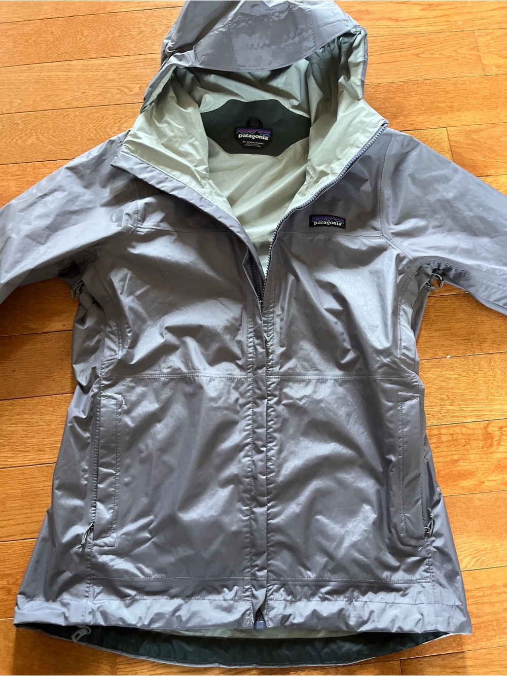 Patagonia Women's Lightweight Hooded Rain Jacket - xs